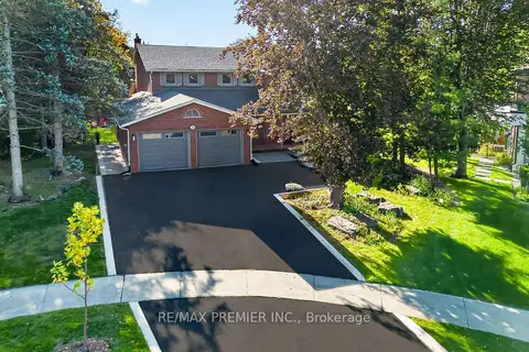 35 Yellow Pine Crescent