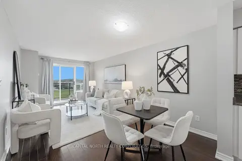 39 Oneida Crescent 711
