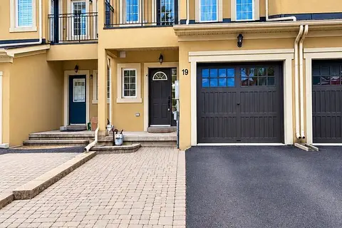 19 Rustic Avenue