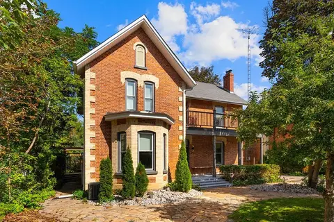 52 Cameron Street E