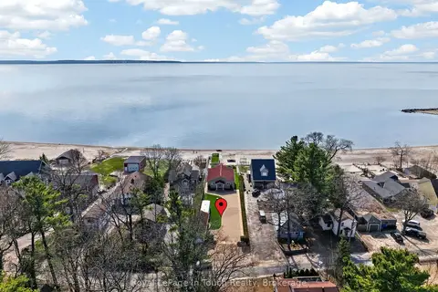 32 Tiny Beaches Road S