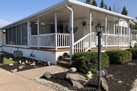20 TOPAZ Street W