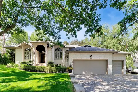 38 CASTLE Drive