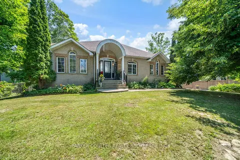 12 Mariposa Crescent