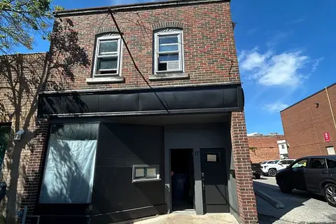 17 West Street S