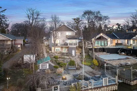 60 River Avenue Crescent
