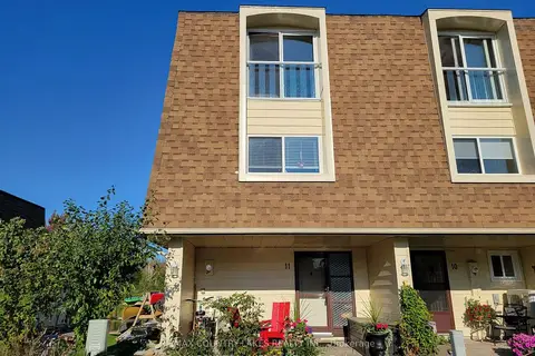 4 Paradise Boulevard 11