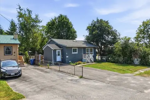 25 Simcoe Street
