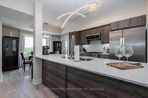 8 Culinary Lane 301