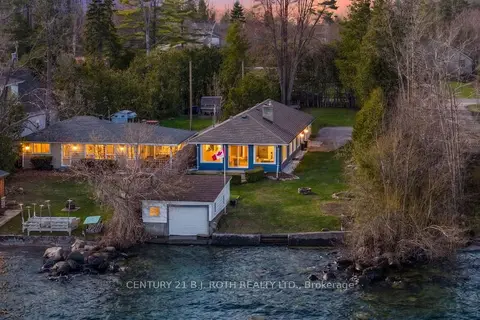 49 Lakeshore Road E