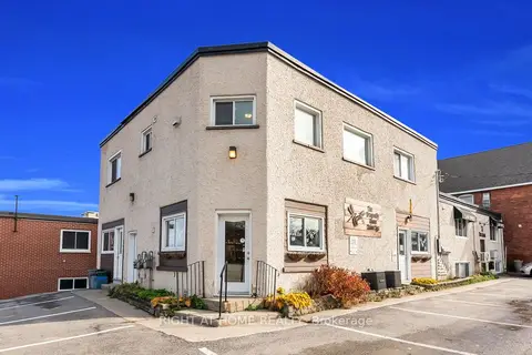 32 Matchedash Street N Apartment A