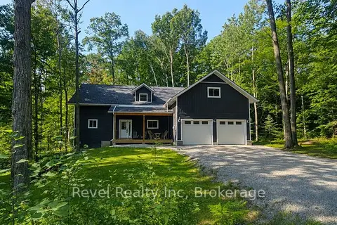 157 Desroches Trail