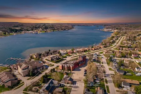 11 Beck Boulevard 402