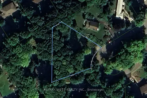 12 Lakeview Crescent