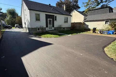 137 Clapperton Street