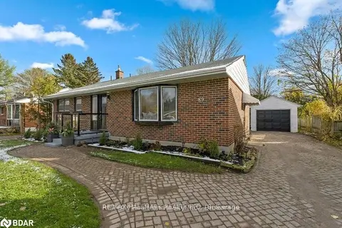 89 North st West (Main floor only) Street N