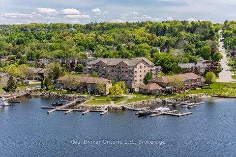 4 Beck Boulevard 302