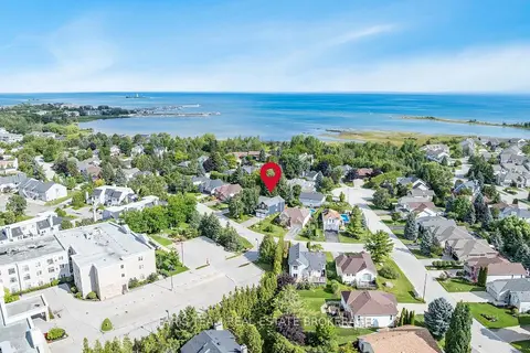 68 Trott Boulevard