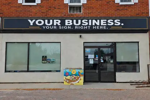 9 Front Street S