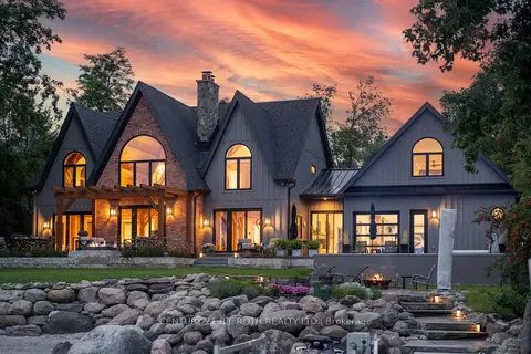 247 Lakeshore Road W