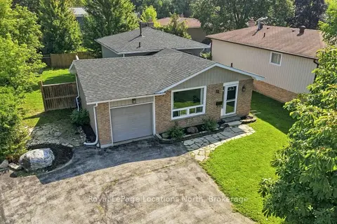 32 Courtice Crescent