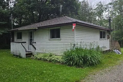 15 Poplar Crescent