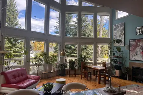 61 Constance Boulevard N