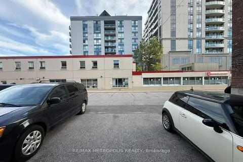 15 Dunlop Street W Back