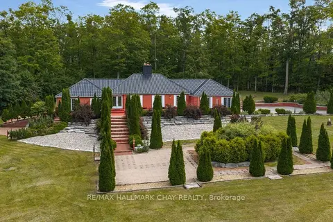 24 Woodland Crescent