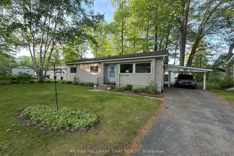 13 Carruthers Street N