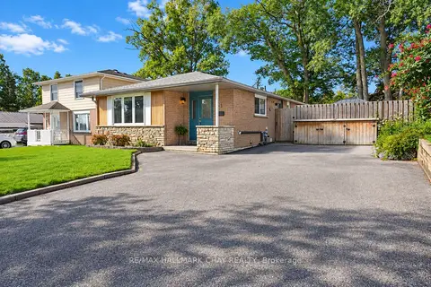 11 Daphne Crescent LOWER