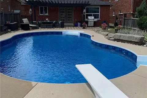 10 Sandalwood Court