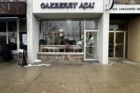 327 Lakeshore Road E