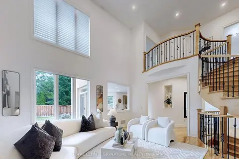 2238 Lyndhurst Drive