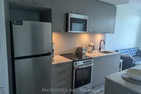 1808 St Clair Avenue W 1005