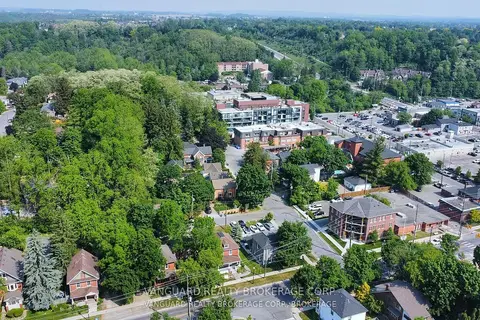 69 King Street W Mainfloor