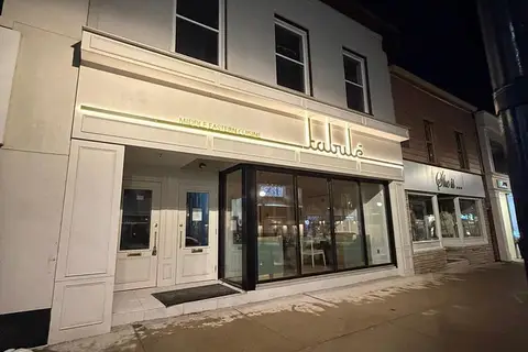 234 Lakeshore Road E 1