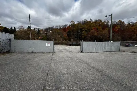 15 Mill Street N