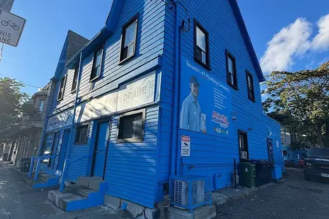 1594 Dupont Street 5