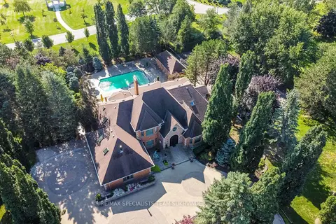 12 Edgeforest Drive