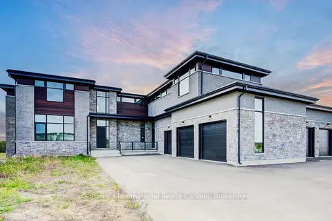 6 Sugarbush Court