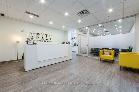 30 Eglinton Avenue W 400
