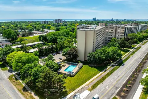 700 Dynes Road 1005