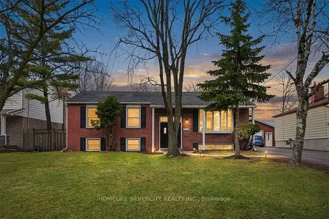 578 Trafford Crescent
