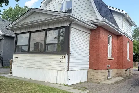 223 Queen Street W