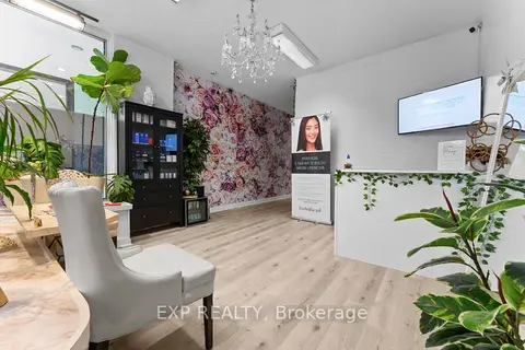 213 Lakeshore Road E Main