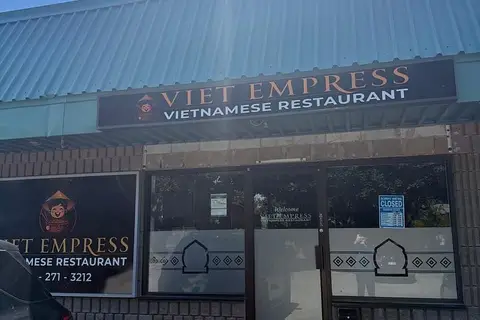 645 Lakeshore Road E 4