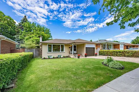 793 Netherton Crescent
