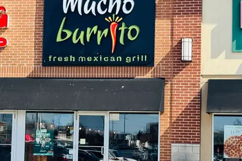 890 Main Street E 5