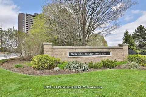 1535 Lakeshore Road E 205